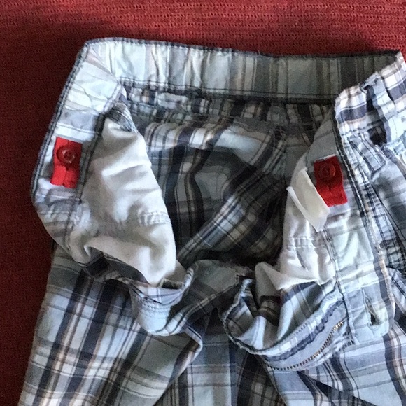 Boy’s plaid cargo-style shorts - Picture 4 of 9